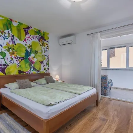 Casa Nova בית הארחה
